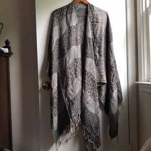 29 Palms Soft Wrap Shawl w/ fringe Contoured Design wear multiple ways One Size